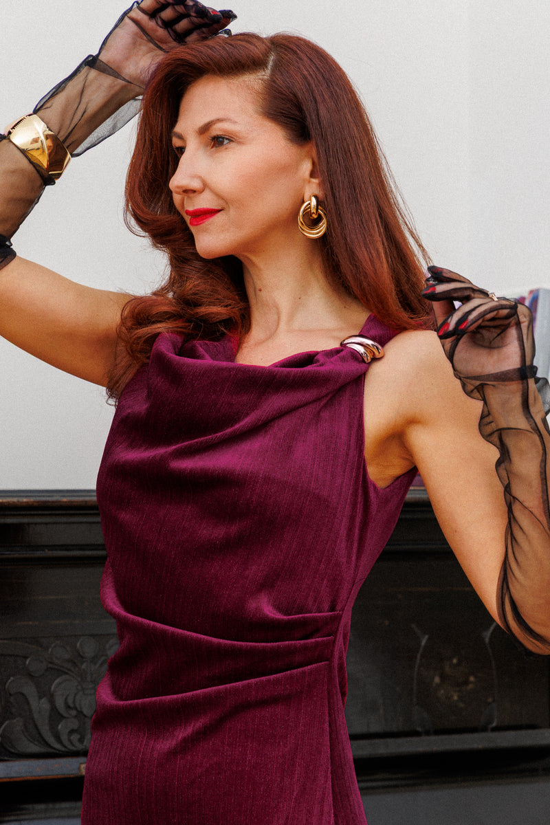 Елегантна рокля Red Velvet Dream!