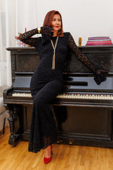 Дълга вечерна рокля с открит гръб в черно!