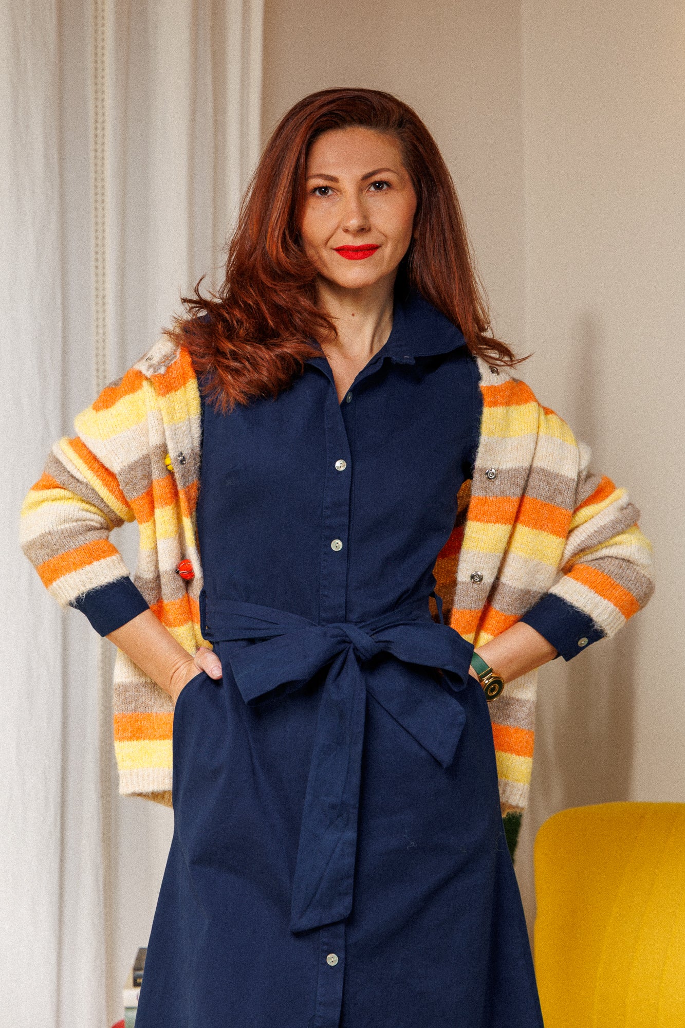 Рокля за ежедневието в индиго цвят с вталена кройка. Екологичен памук.