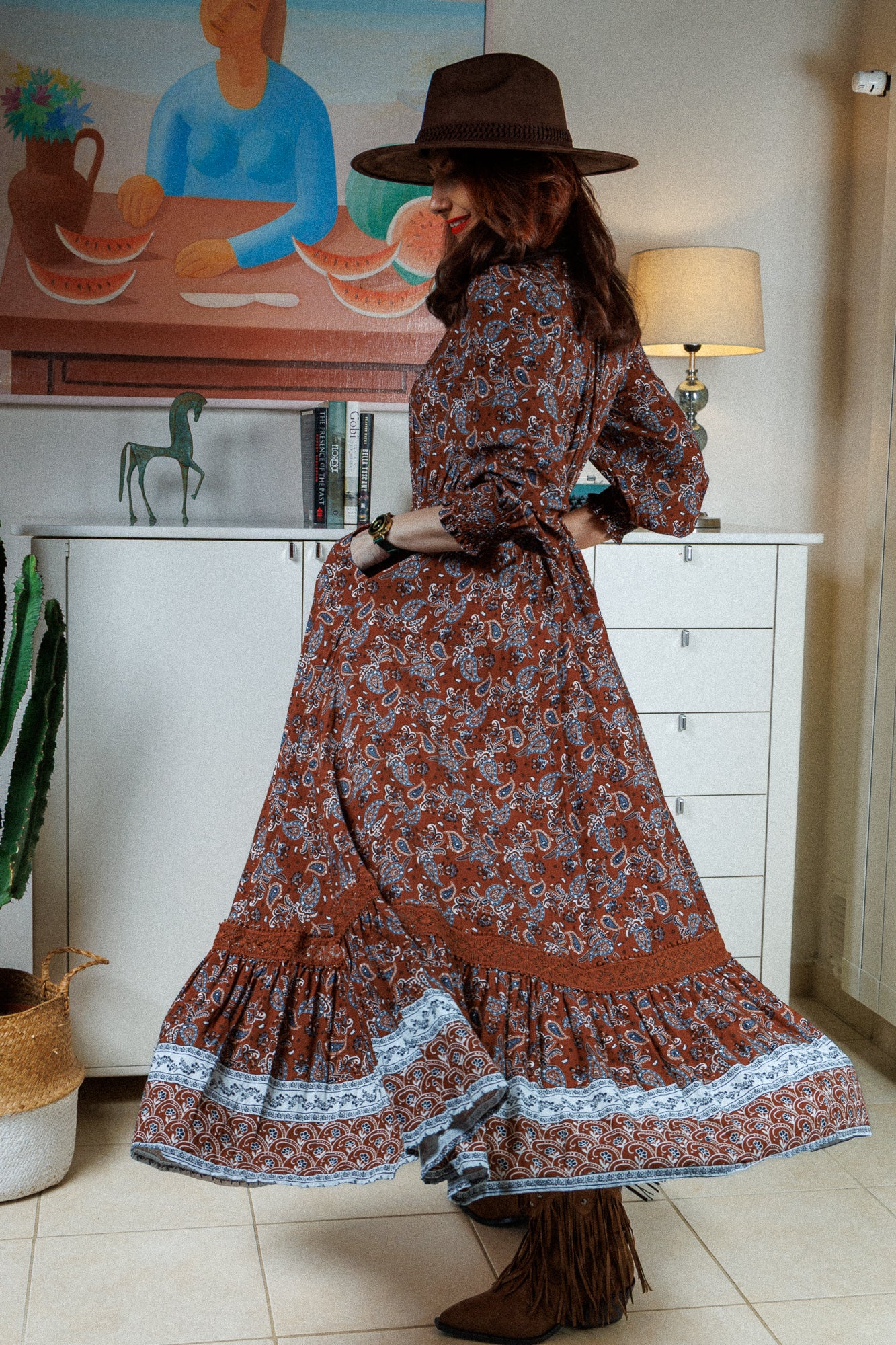 Бохо рокля, супер ефирна, разтроява се, за фестивали, за всеки ден, за събития с бохемски характер. Копчета отпред. 