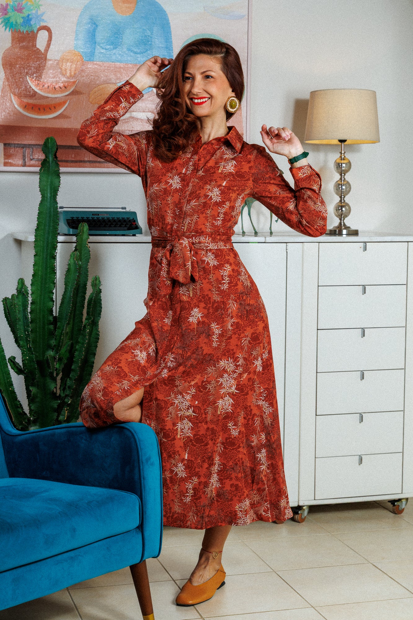 рокля с копчета, оранжево-червена, елегантна, нежна и мека материя. 