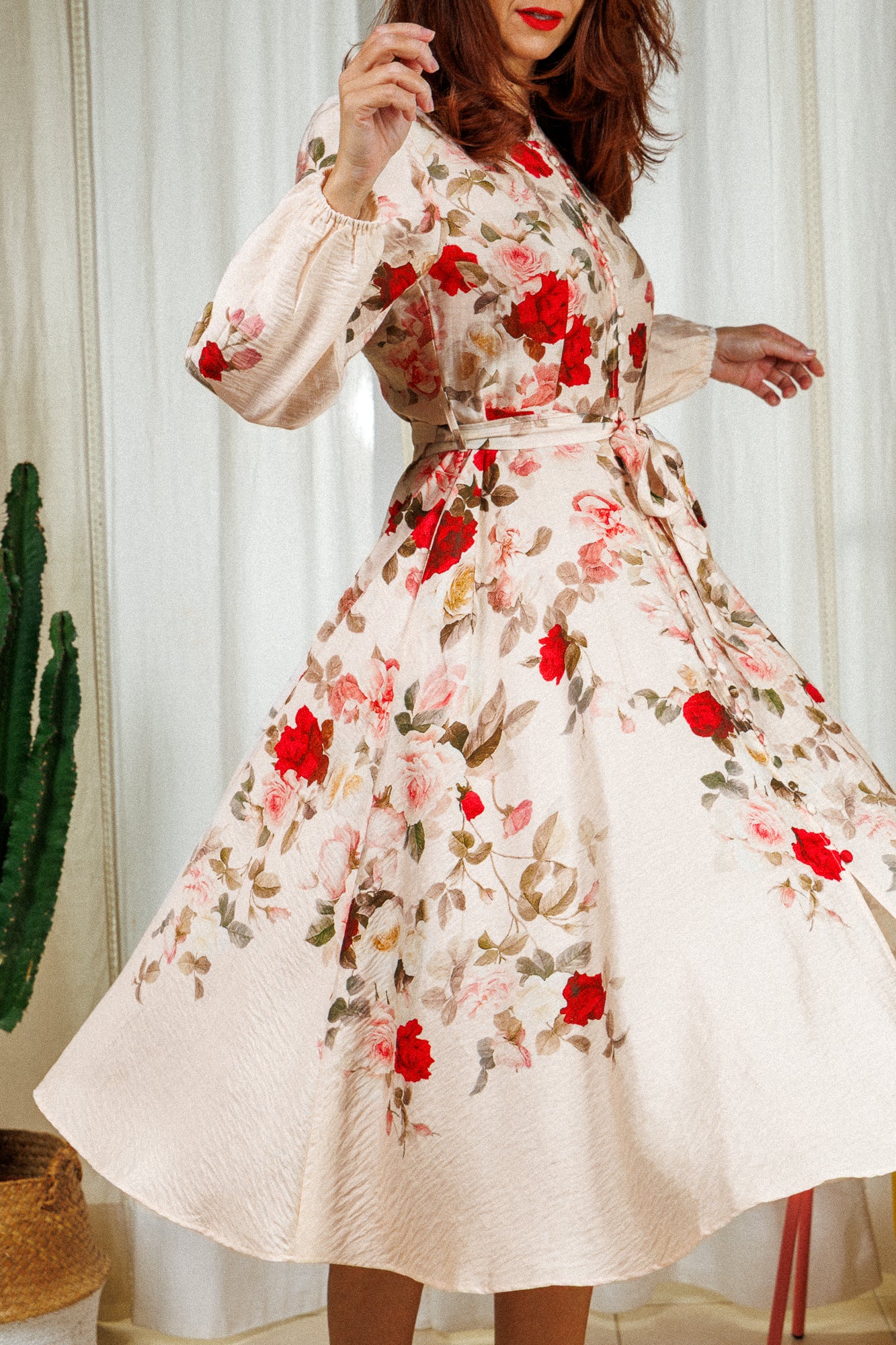 Роклята с розите!