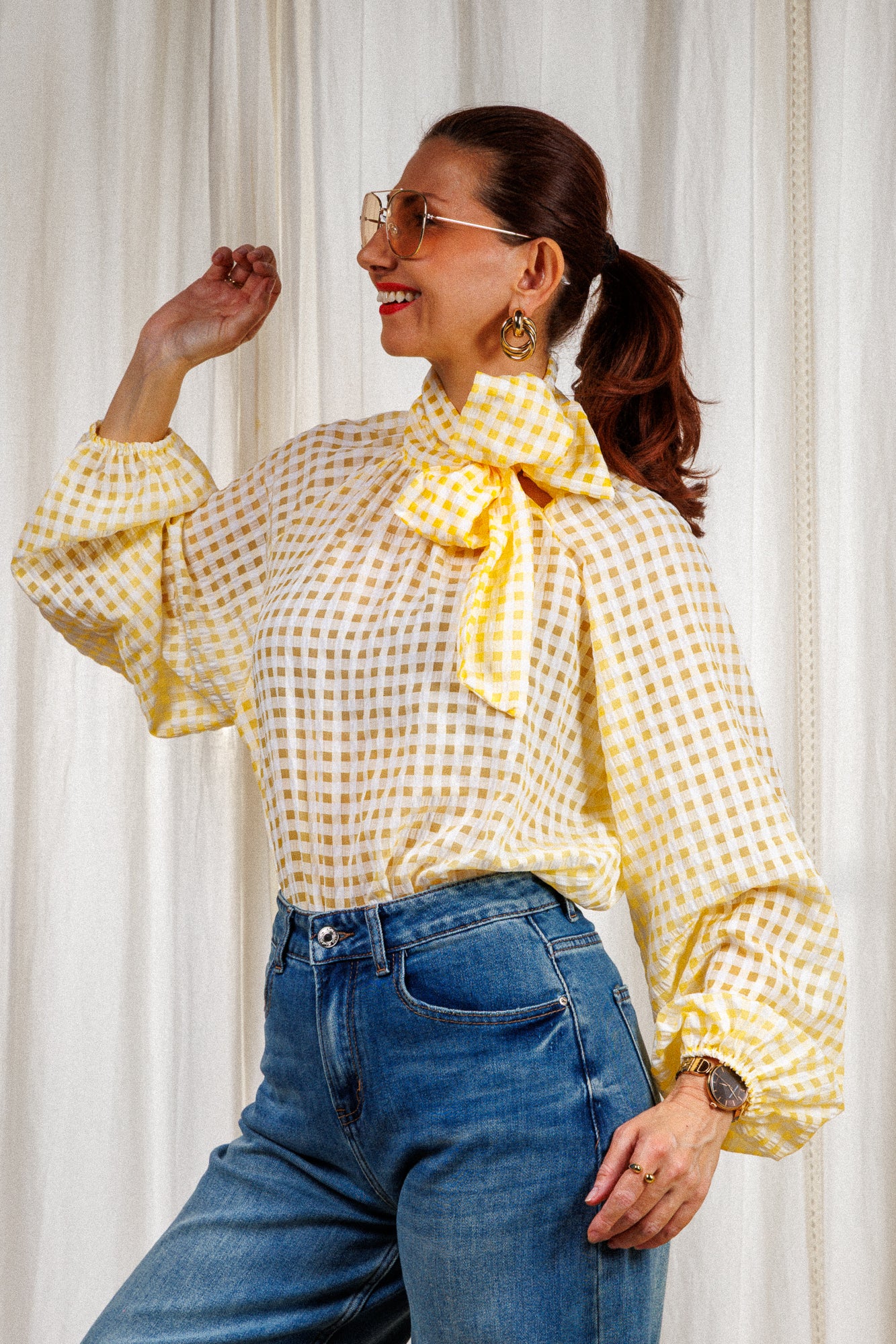 жълта риза на каре, връзка - панделка, свободна, екологичен тенсел. Елегантна риза, спортно-елегантна. 